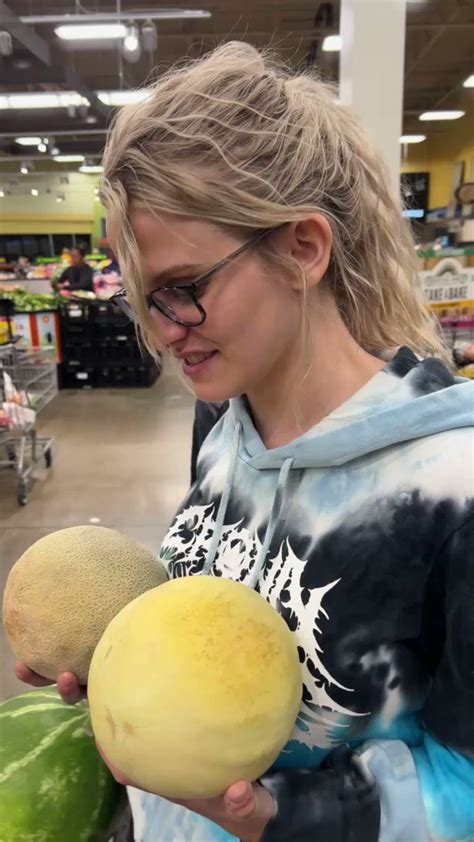 big tits com|Touch My Melons .